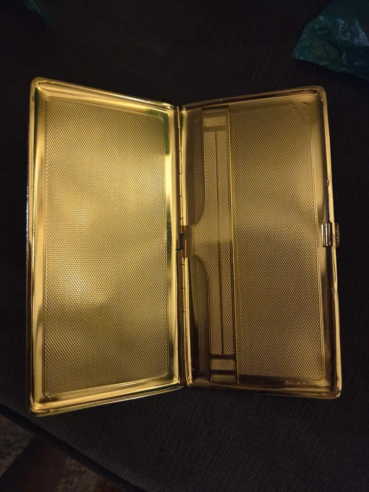 Vintage Gold-Tone Cigarette Case image indicator(2)