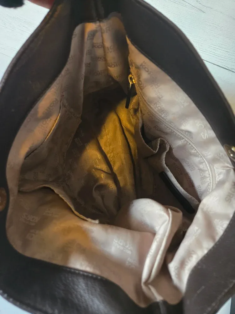 Michael Kors Leather Hobo Bag image indicator(6)