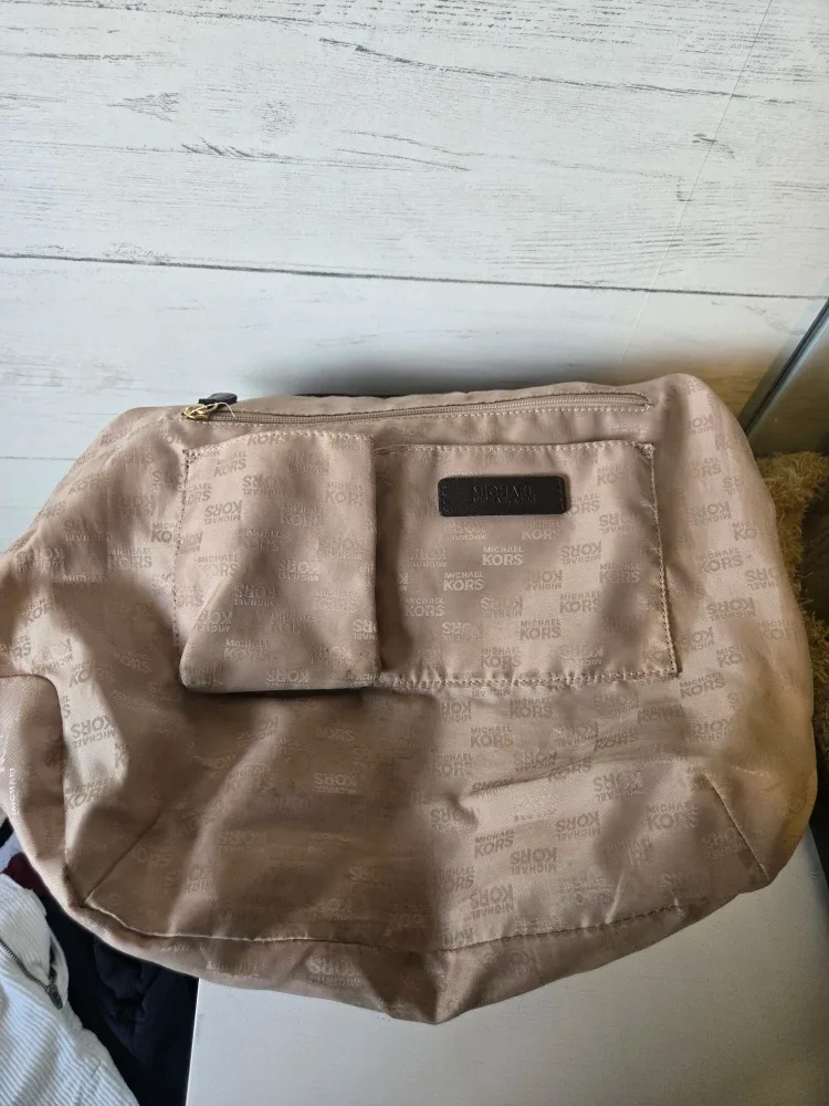 Michael Kors Leather Hobo Bag image indicator(8)