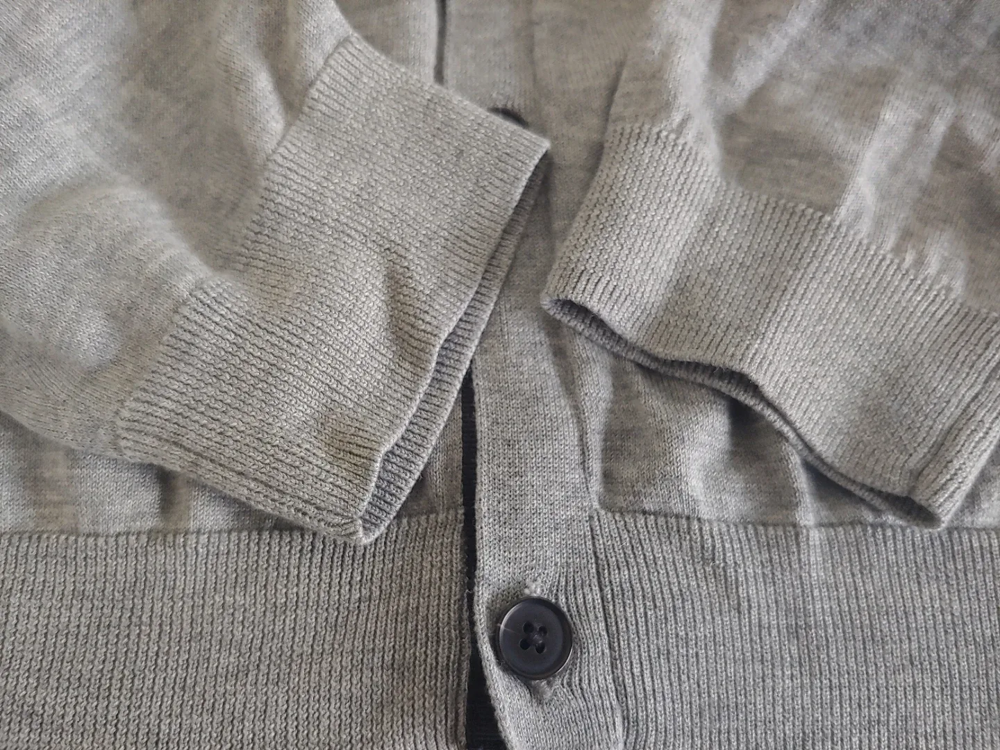 H&M Silk Cotton Cardigan - Size M image indicator(5)