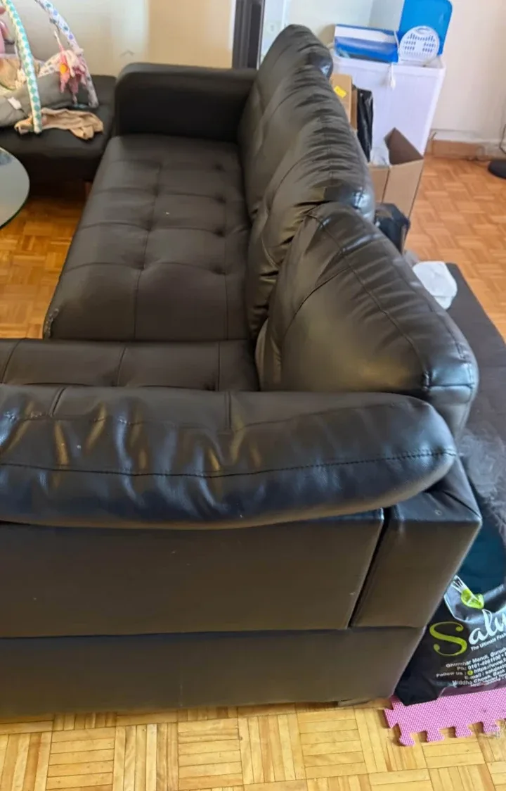 Black Leather Sectional Sofa image indicator(3)