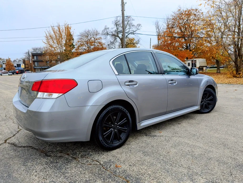 2011 Subaru Legacy AWD image indicator(2)