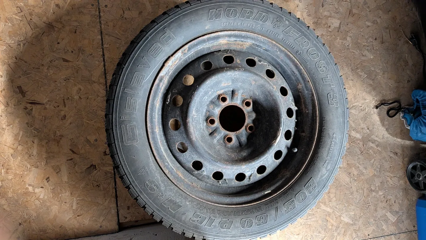 Nord Frost 205/60R16 Winter Tire image indicator(2)