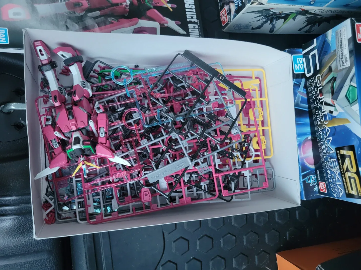 Gundam Model Kits - HG, RG, MG image indicator(10)