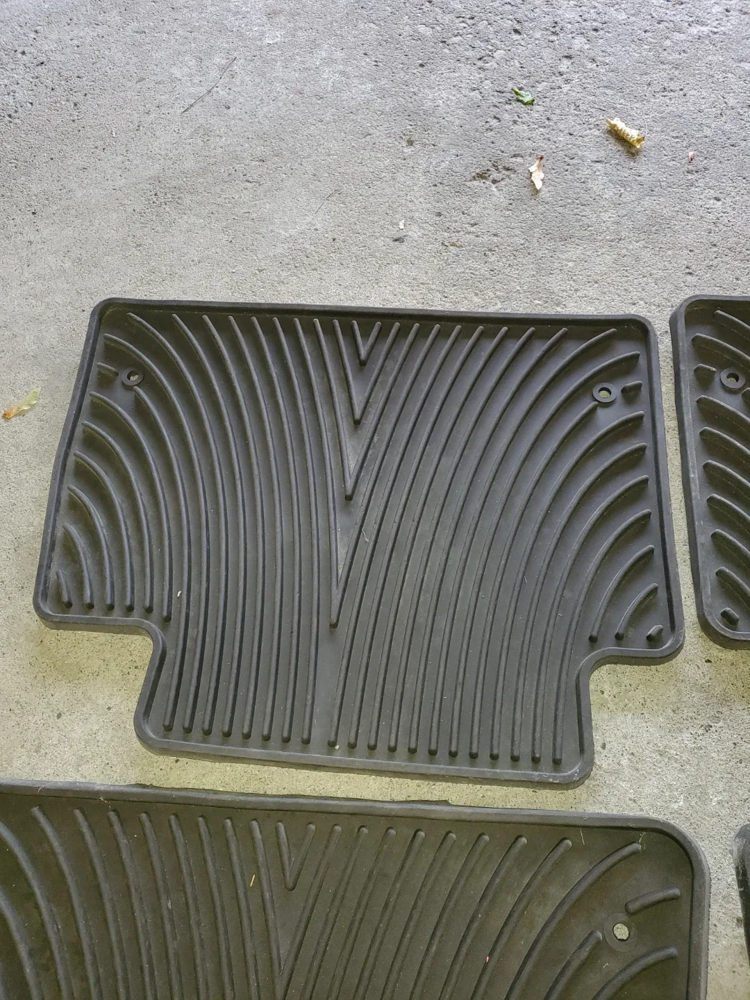 Lexus vehicle Floor Mats - Set of 4 image indicator(5)