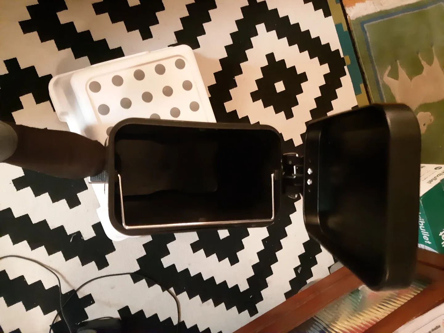 Black metal Step-On Trash Can 🥕 image indicator(2)