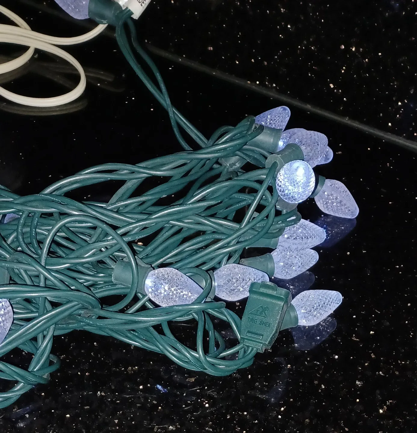 inStyle Holiday 25 C7 Pure White LED Lights image indicator(4)