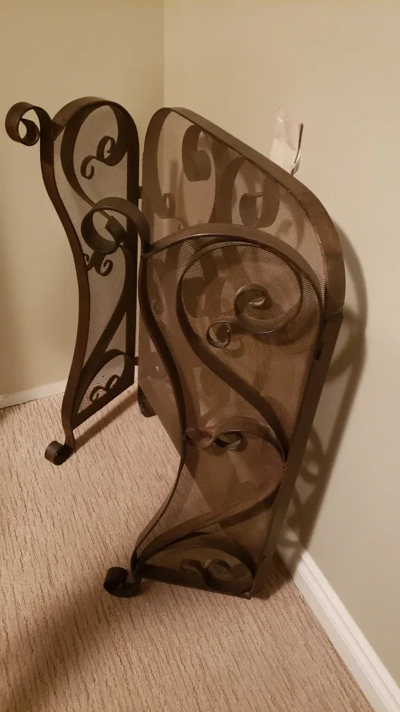 Daymeion Metal Fireplace Screen image indicator(2)