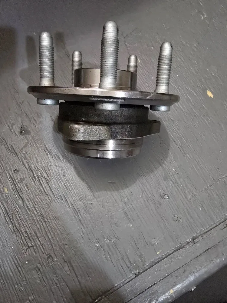 Wheel Hub Assembly SS112420001part number  hb13282-c GM image indicator(3)