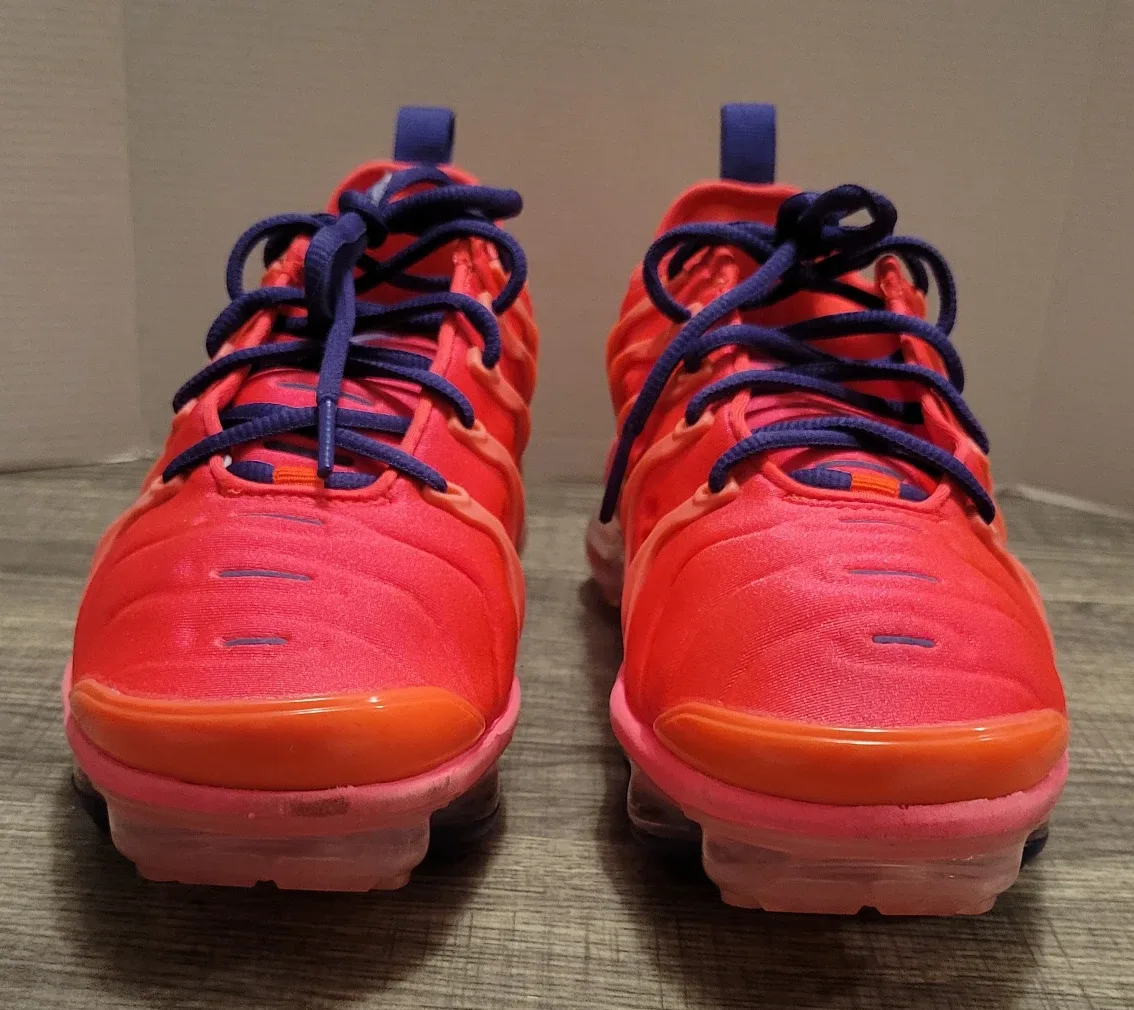 Nike Air Vapormax Plus - Red/Pink Size 7 women image indicator(5)