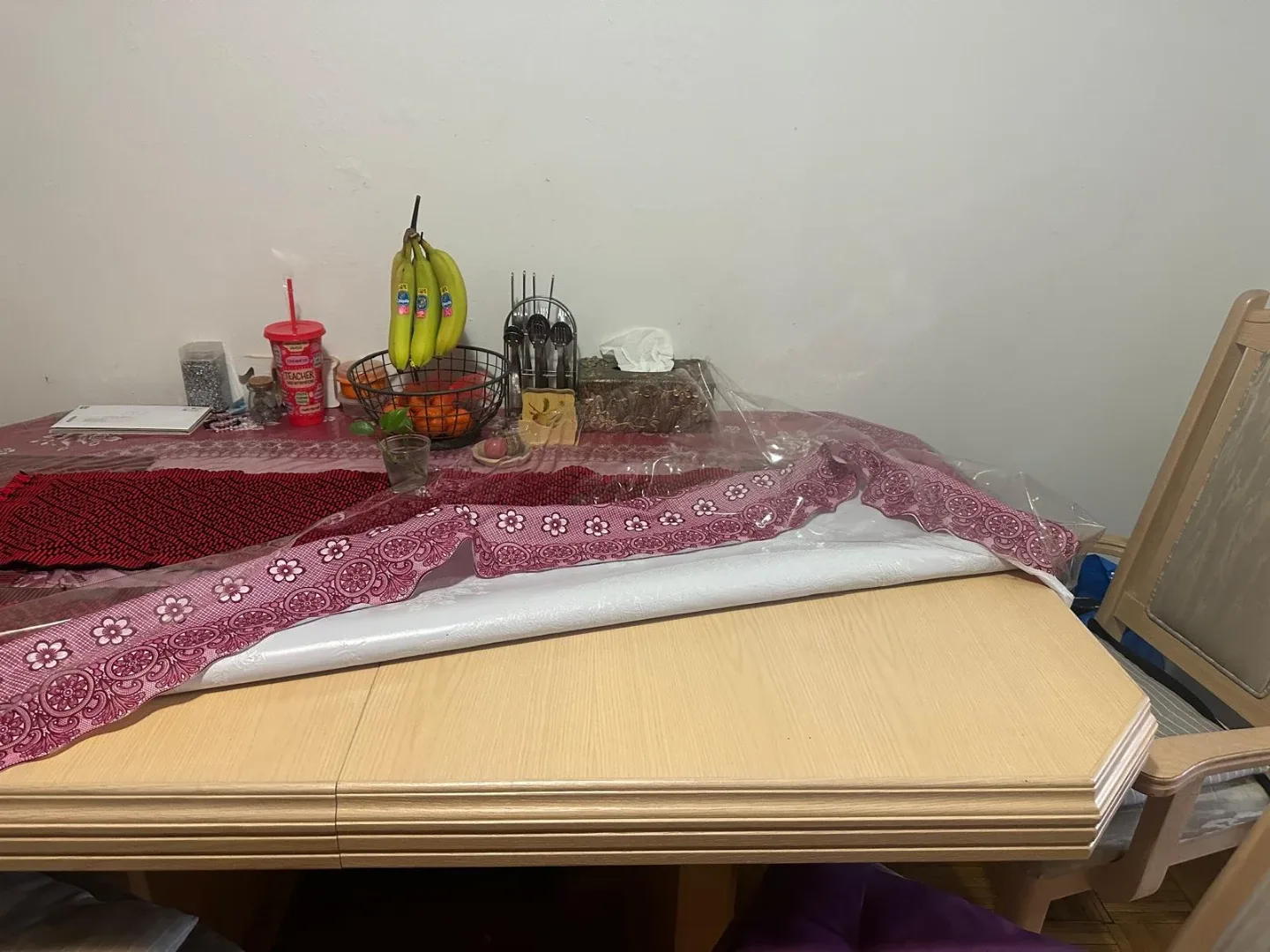 Dining table and chairs set image indicator(9)