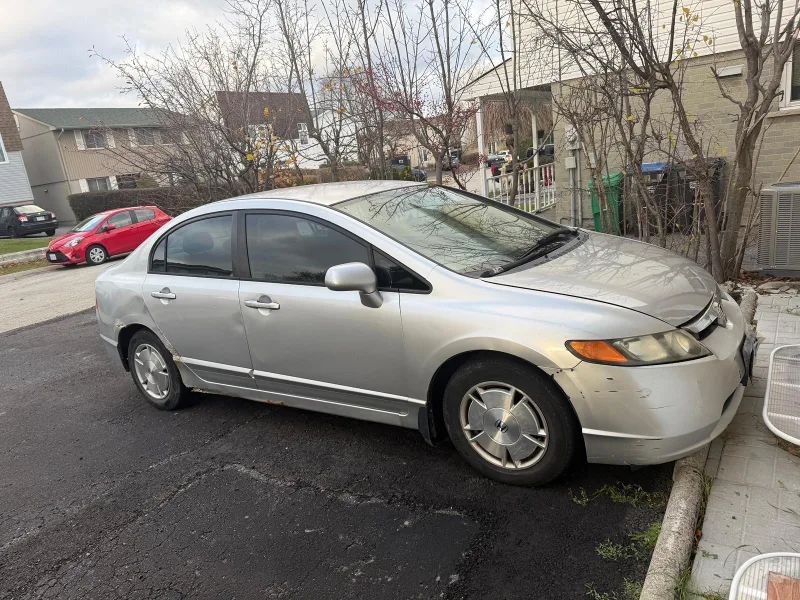 Honda Civic - Silver Sedan image indicator(3)