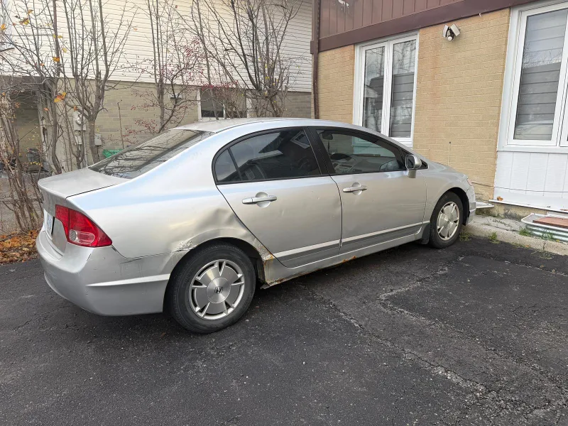 Honda Civic - Silver Sedan image indicator(9)