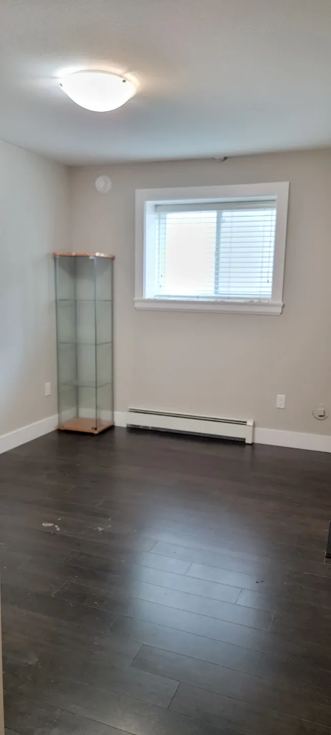 2 bedroom basement for rent in Fleetwood ,Surrey image indicator(4)