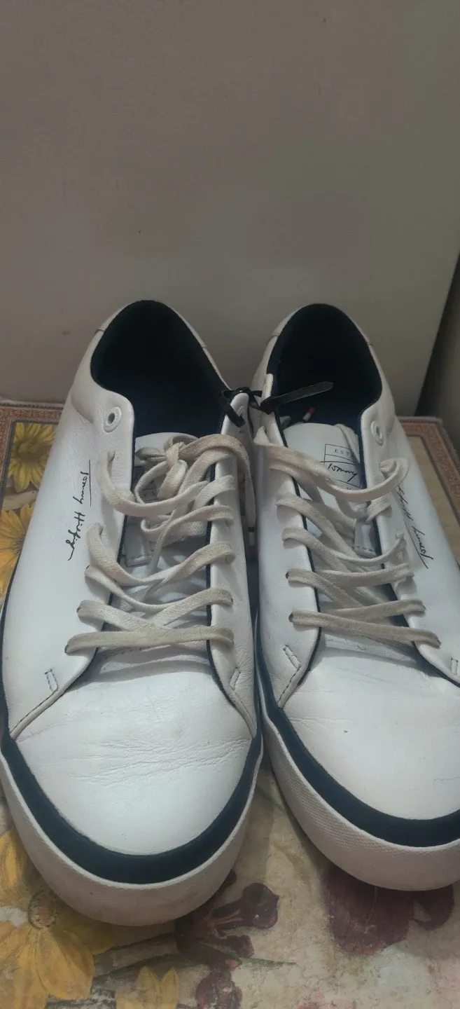 Tommy Hilfiger White Sneakers image indicator(2)