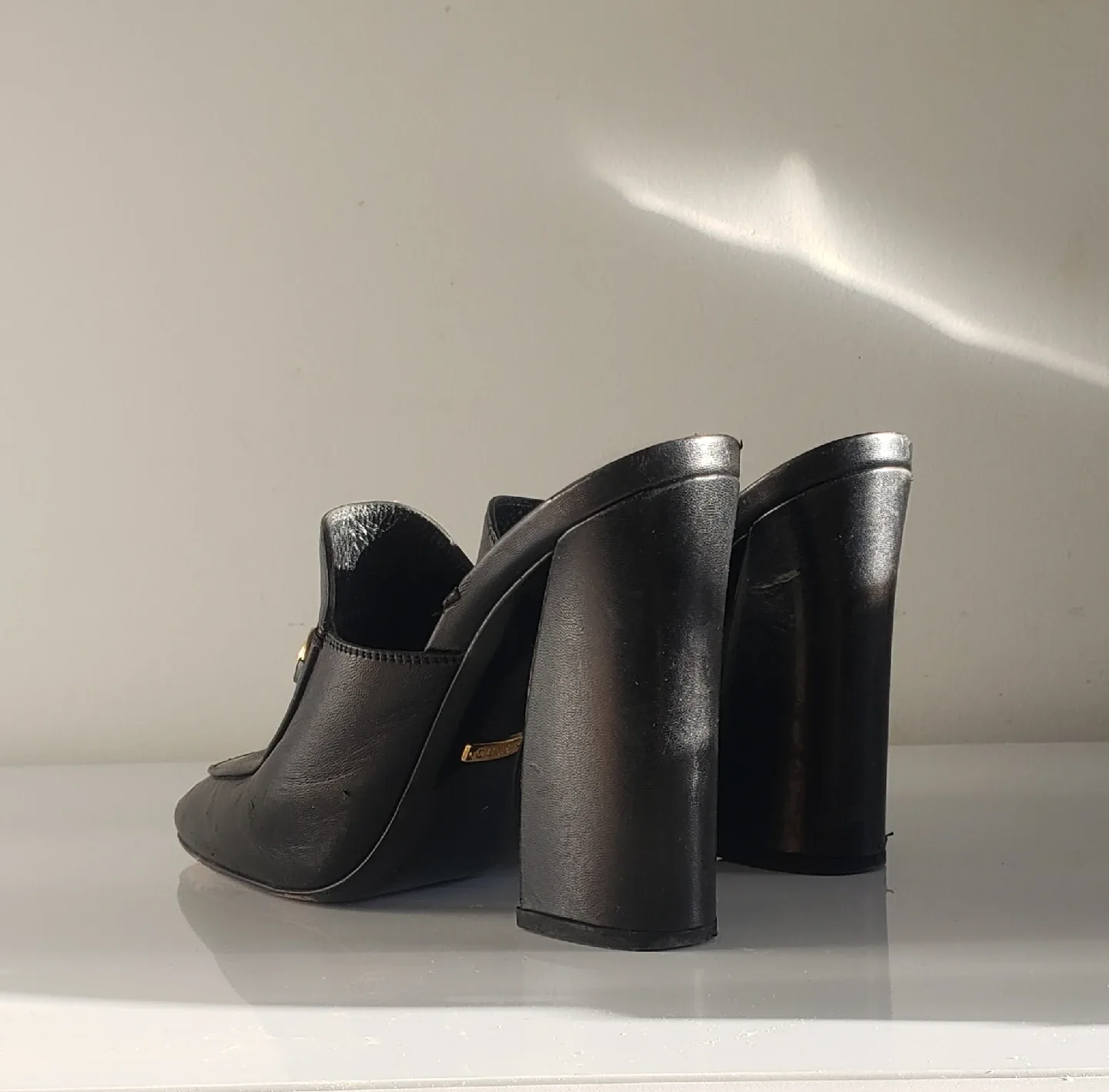 Gucci Black Leather Clog Heels Size 38 image indicator(2)