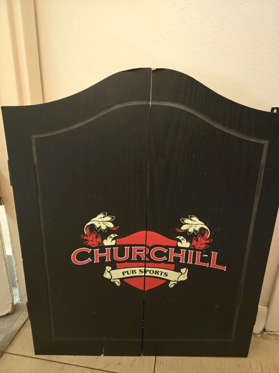 Churchill Pub Sports Dartboard Cabinet Set image indicator(2)