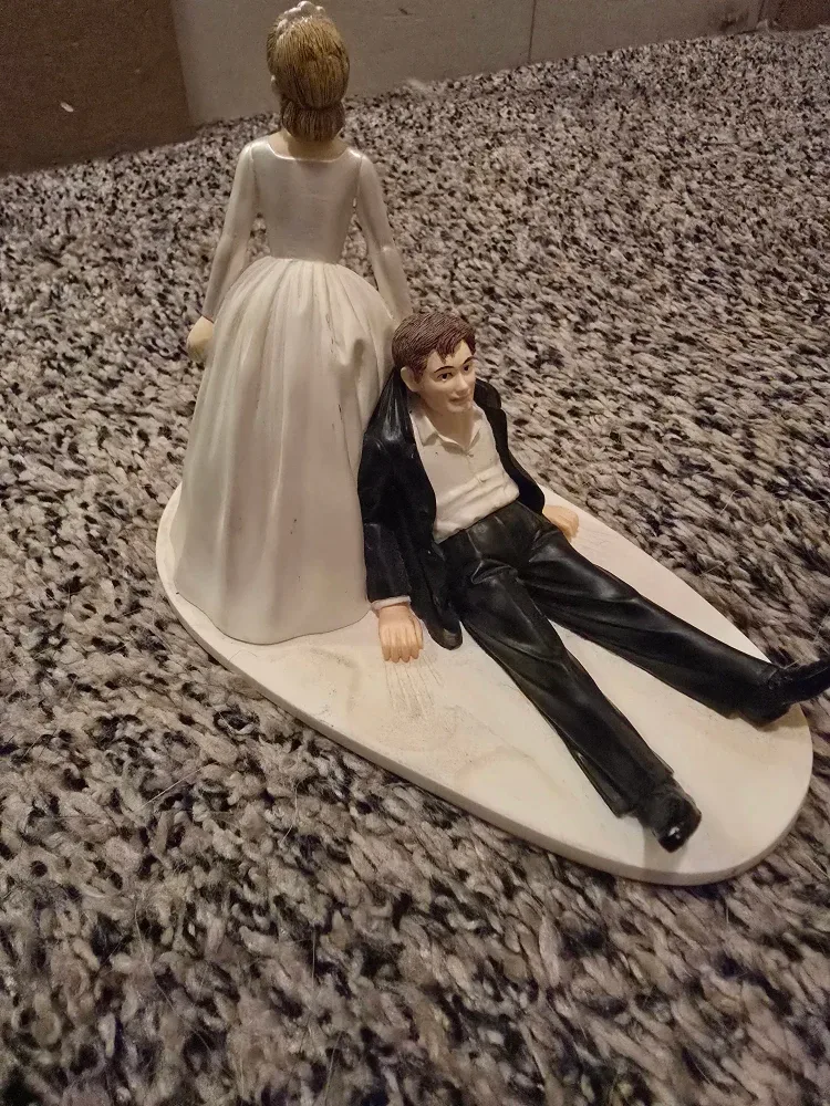 Wedding Cake Topper - Bride & Groom Figurine image indicator(2)
