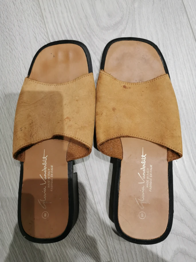 Gloria Vanderbilt Sandals Size 8