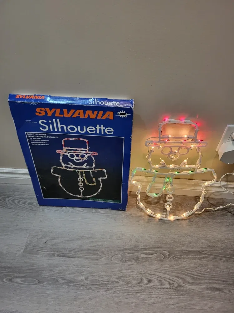 Snowman and Reindeer Window Light - 15in x 11in image indicator(4)
