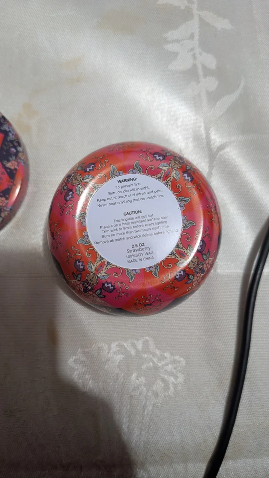 Strawberry Scented Soy Wax Candle - 2.5 oz - photo 2