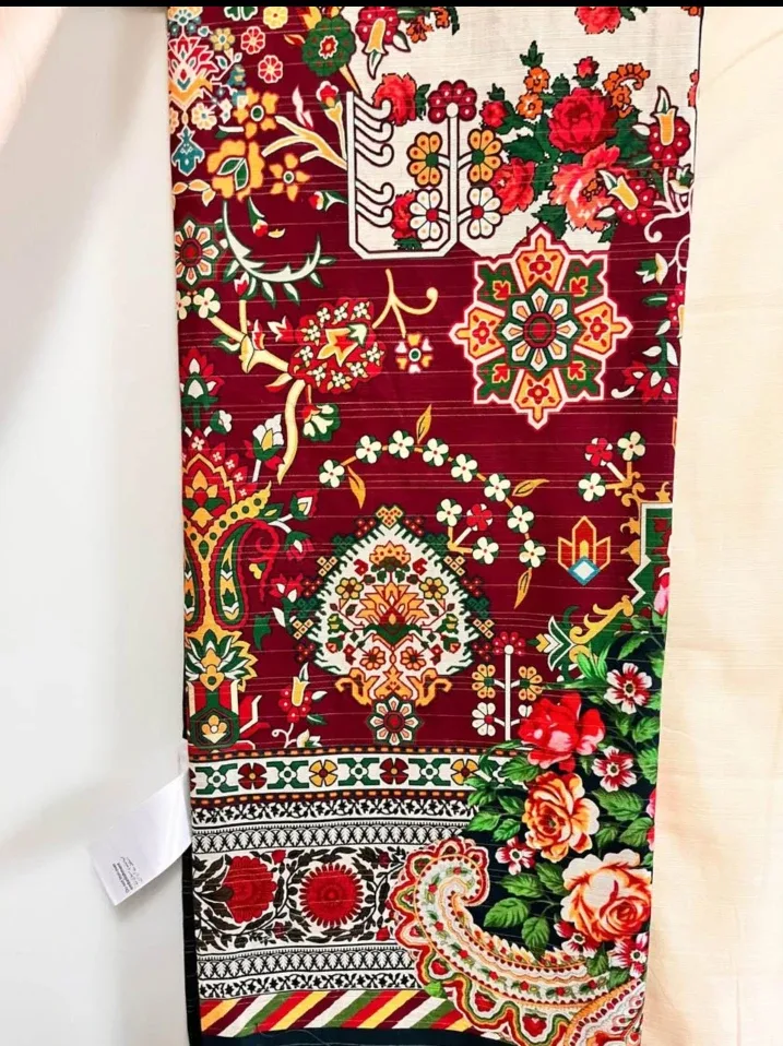 Khaadi's Floral Print 3-Piece Salwar Kameez Suit image indicator(3)