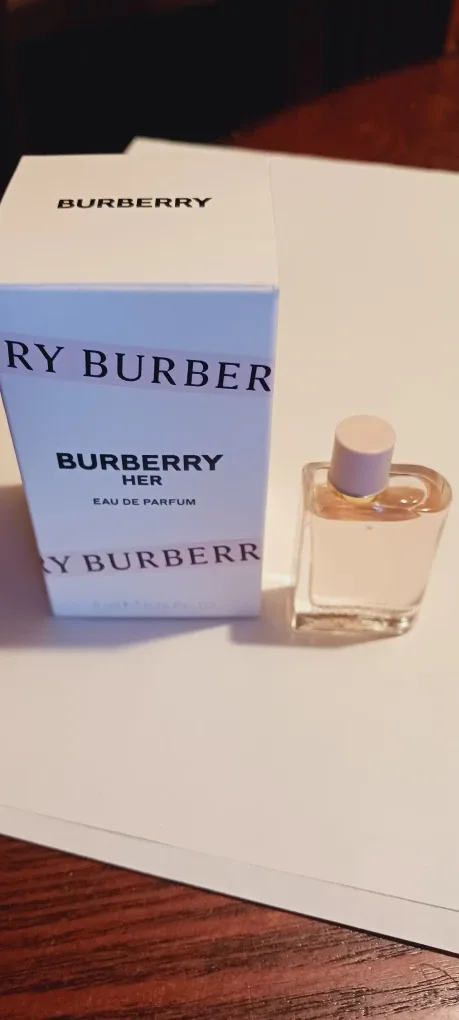 NEW !!Burberry Her Eau de Parfum - 5 ml