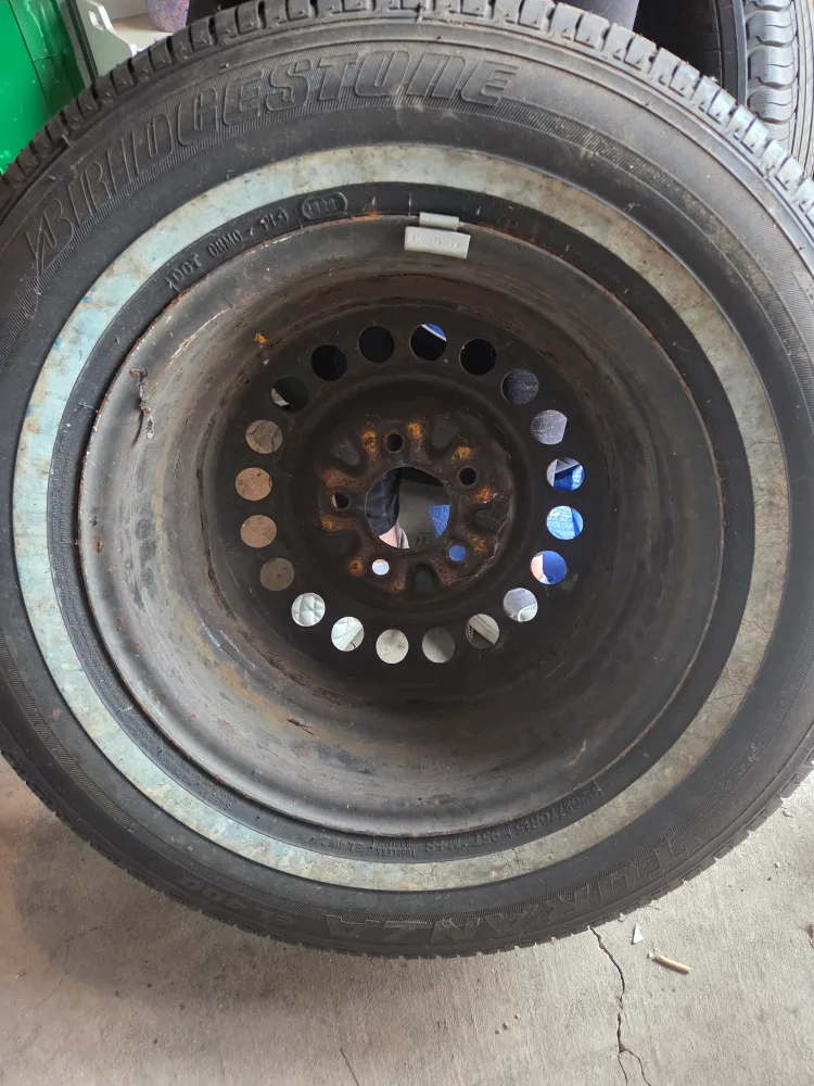 Brand New Bridgestone P205/70R15 Tire image indicator(6)