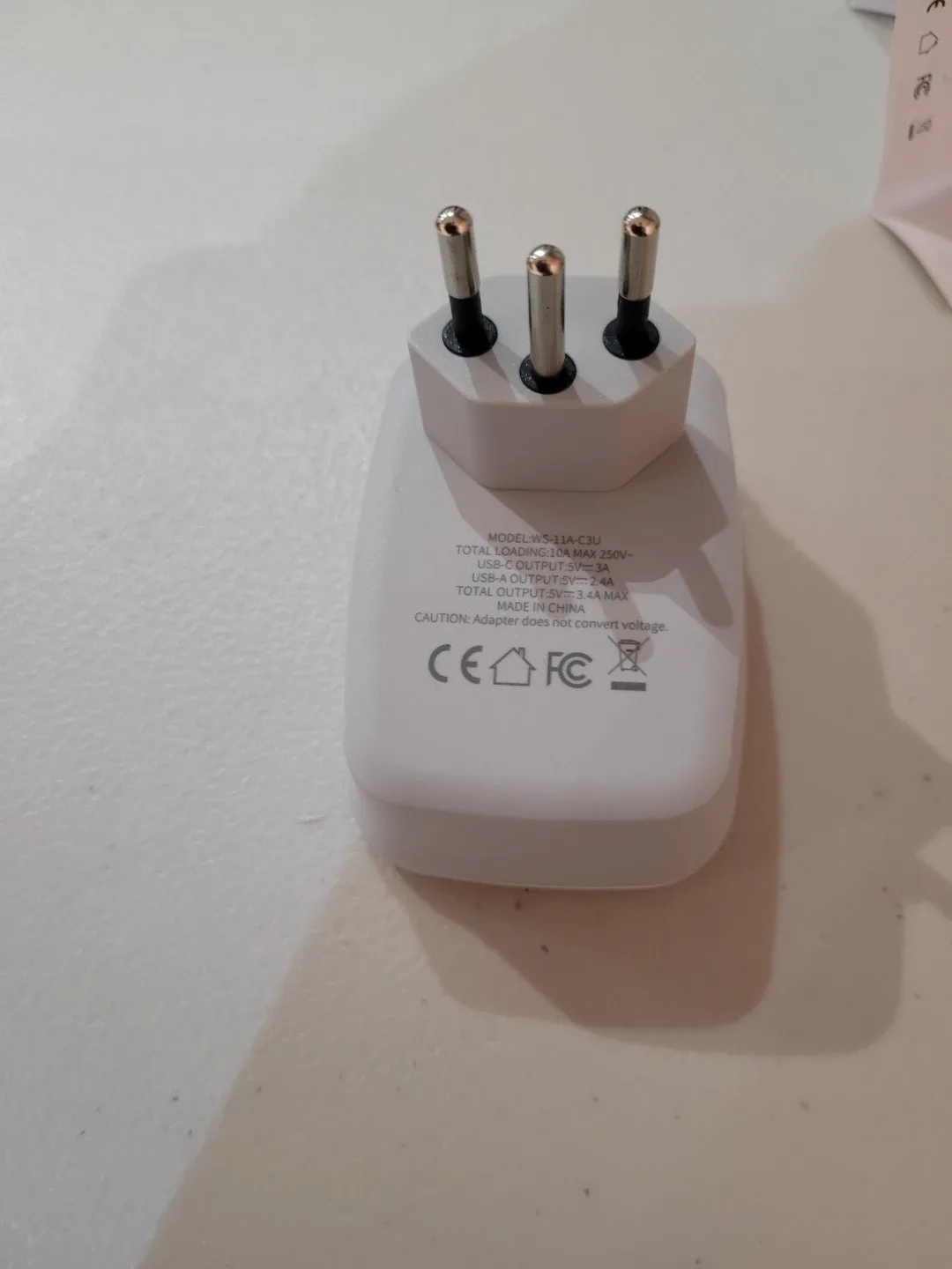 VINTAR Switzerland Travel Plug Adapter image indicator(2)