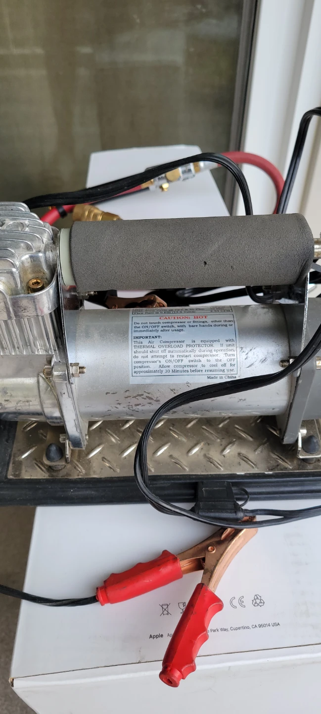 VIAIR 400P Portable Air Compressor - photo 2