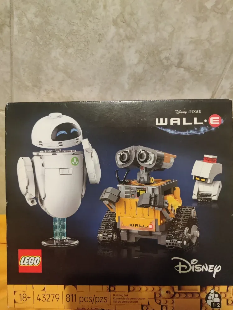 LEGO Disney Pixar WALL-E & Super Mario Baby Peach Set