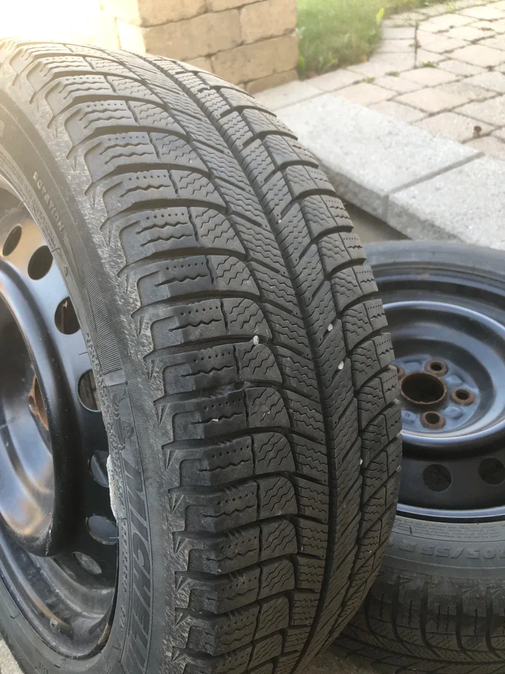 Set of 4 Winter Tires 205/55R16 image indicator(6)