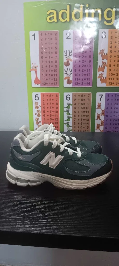 New Balance 2002R Sneakers