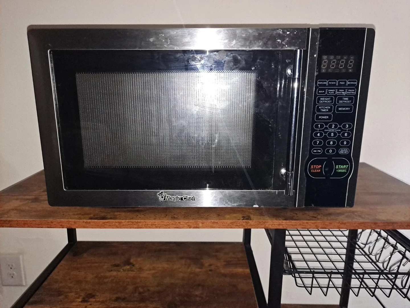 Magic Chef Microwave Oven