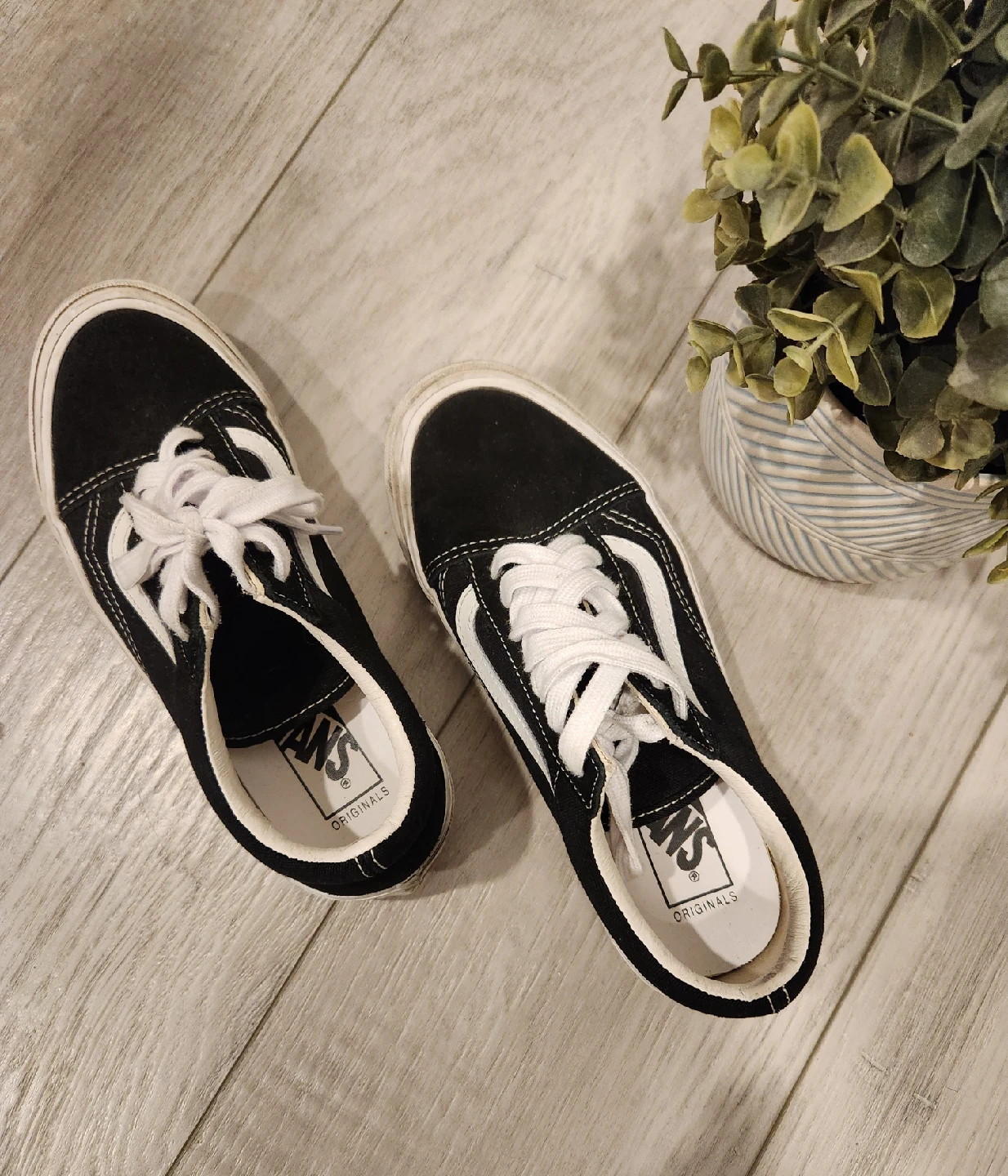 VANS Old Skool Black/White Sneakers - Size 6.5 - photo 2