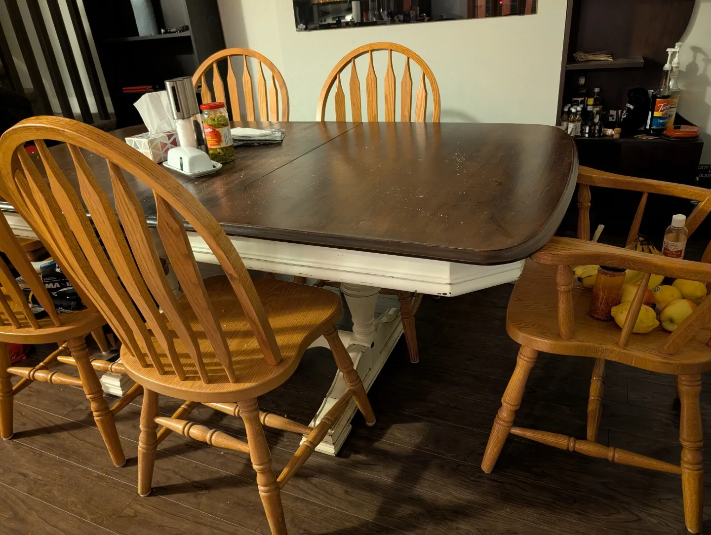 Extendable Dining Table with 6 Chairs