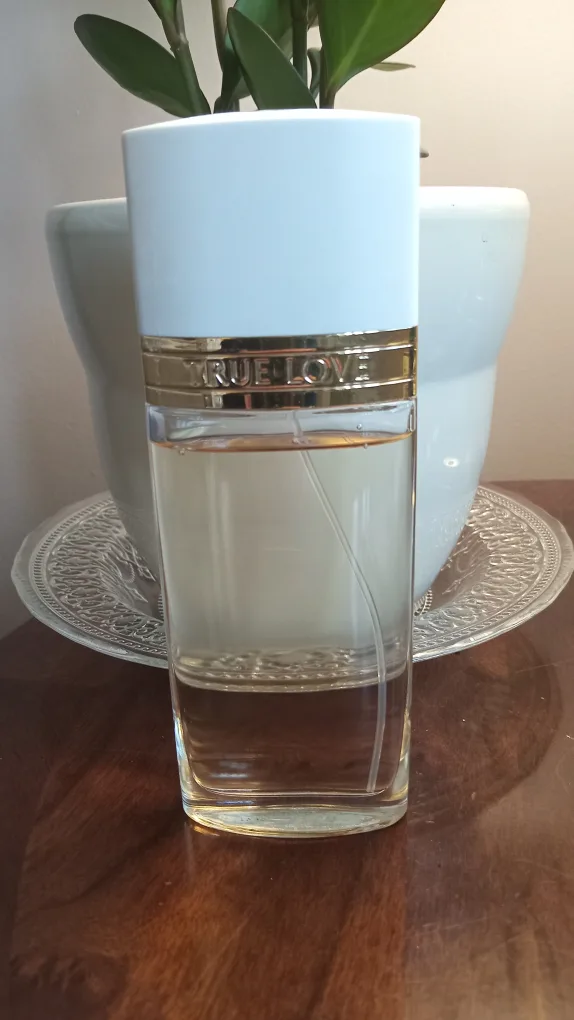 Elizabeth Arden True Love Eau de Toilette image indicator(2)