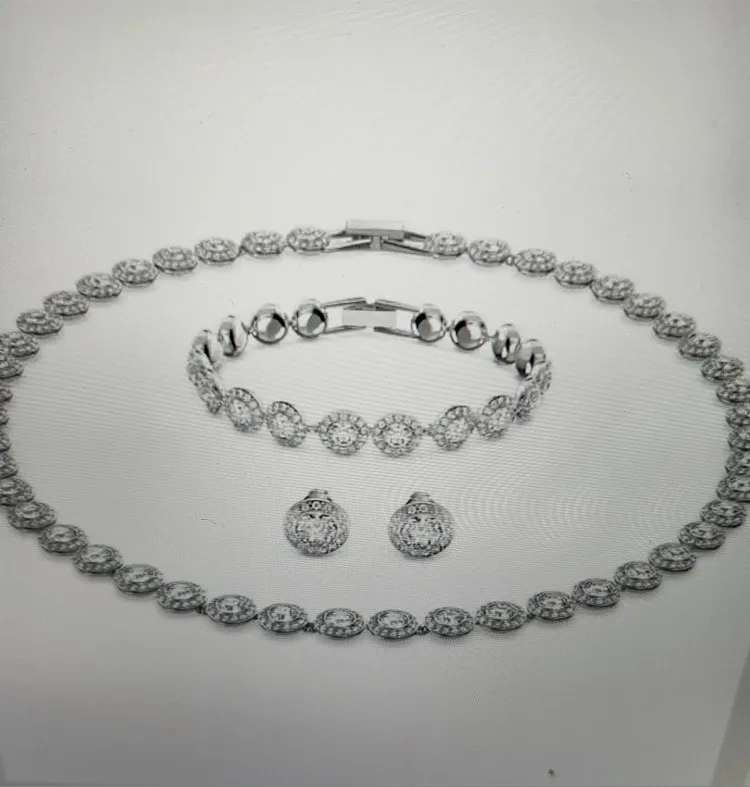 Swarovski Crystal Necklace, Bracelet & Earrings Set