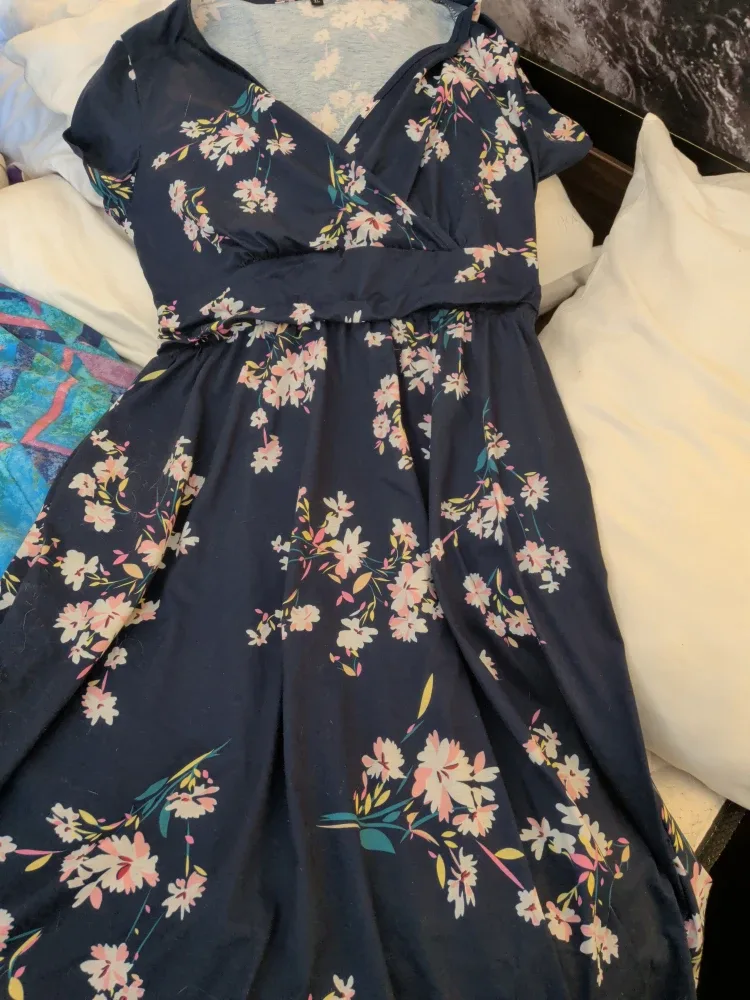 Floral Dress - Size XL image indicator(2)