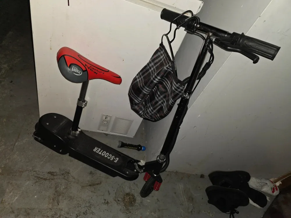 E-Scooter with Century New Saddle