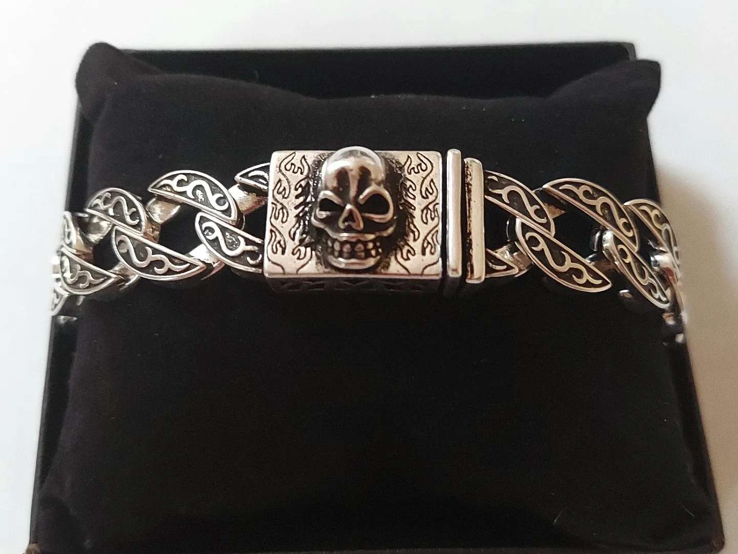 Skull Design Silver Bracelet