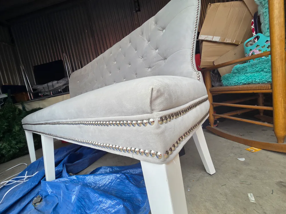 Z Gallerie Gray Tufted Charlotte Banquet Bench image indicator(3)