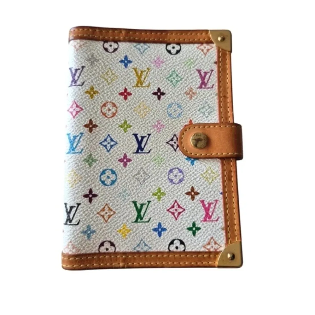 Louis Vuitton Agenda thumbnail