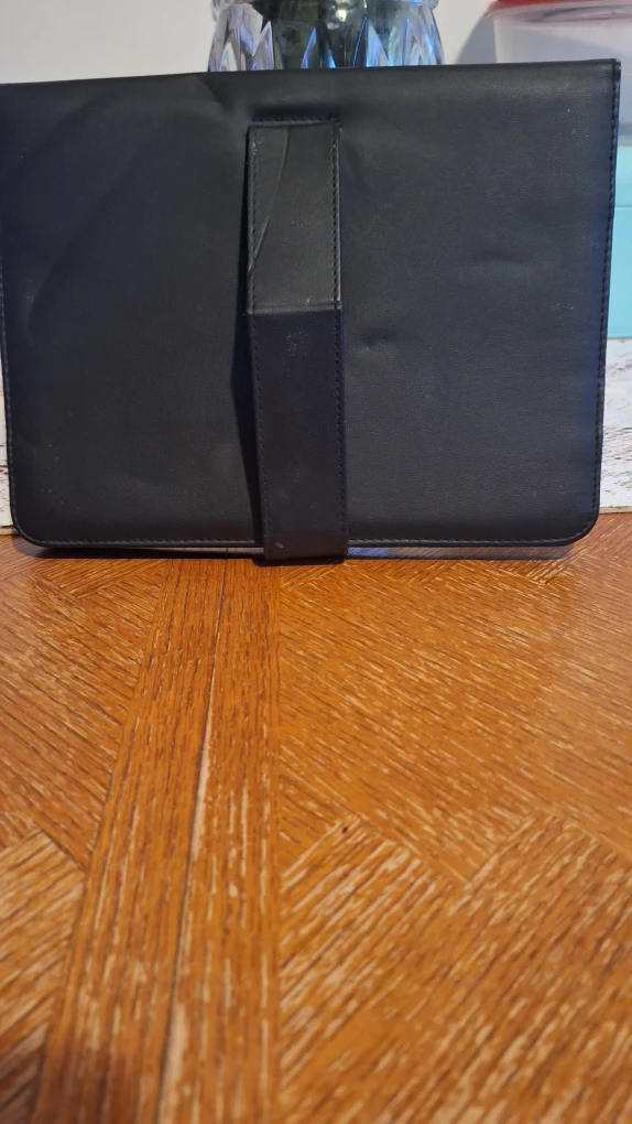 I pad case and keyboard..pickup And Cash Only - photo 2