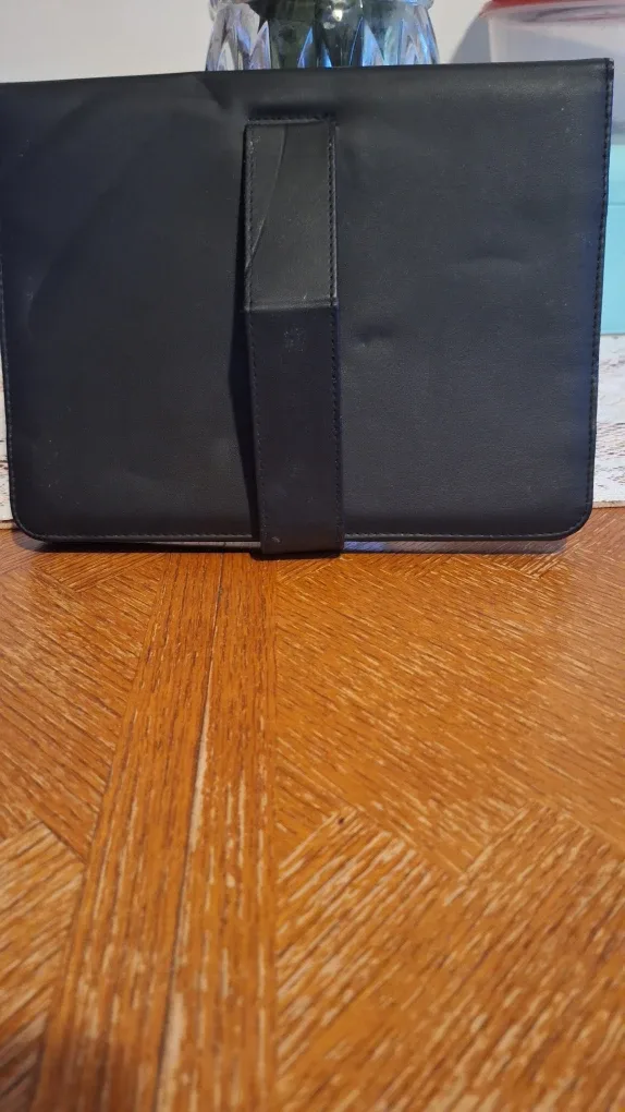 I pad case and keyboard..pickup And Cash Only image indicator(2)