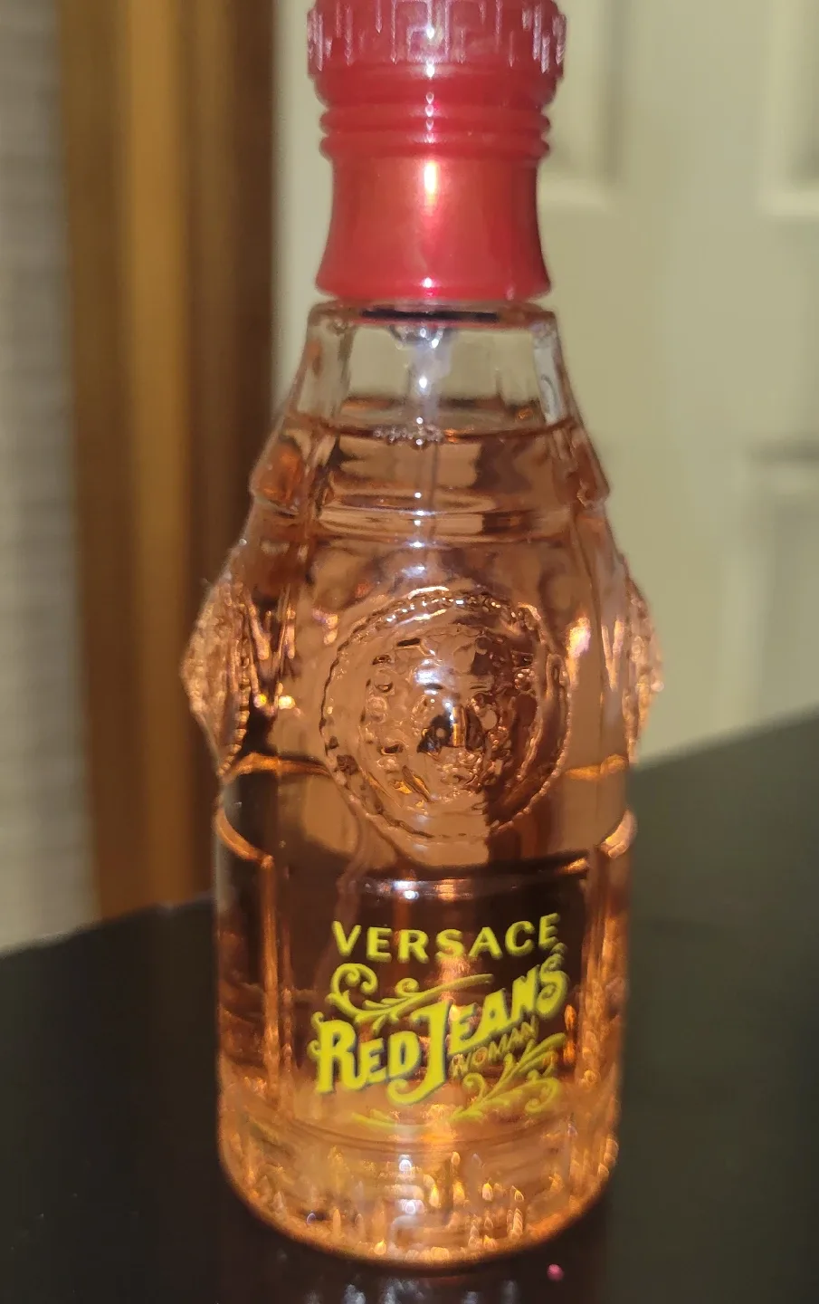 Versace Red Jeans Woman Eau de Toilette 75ml thumbnail