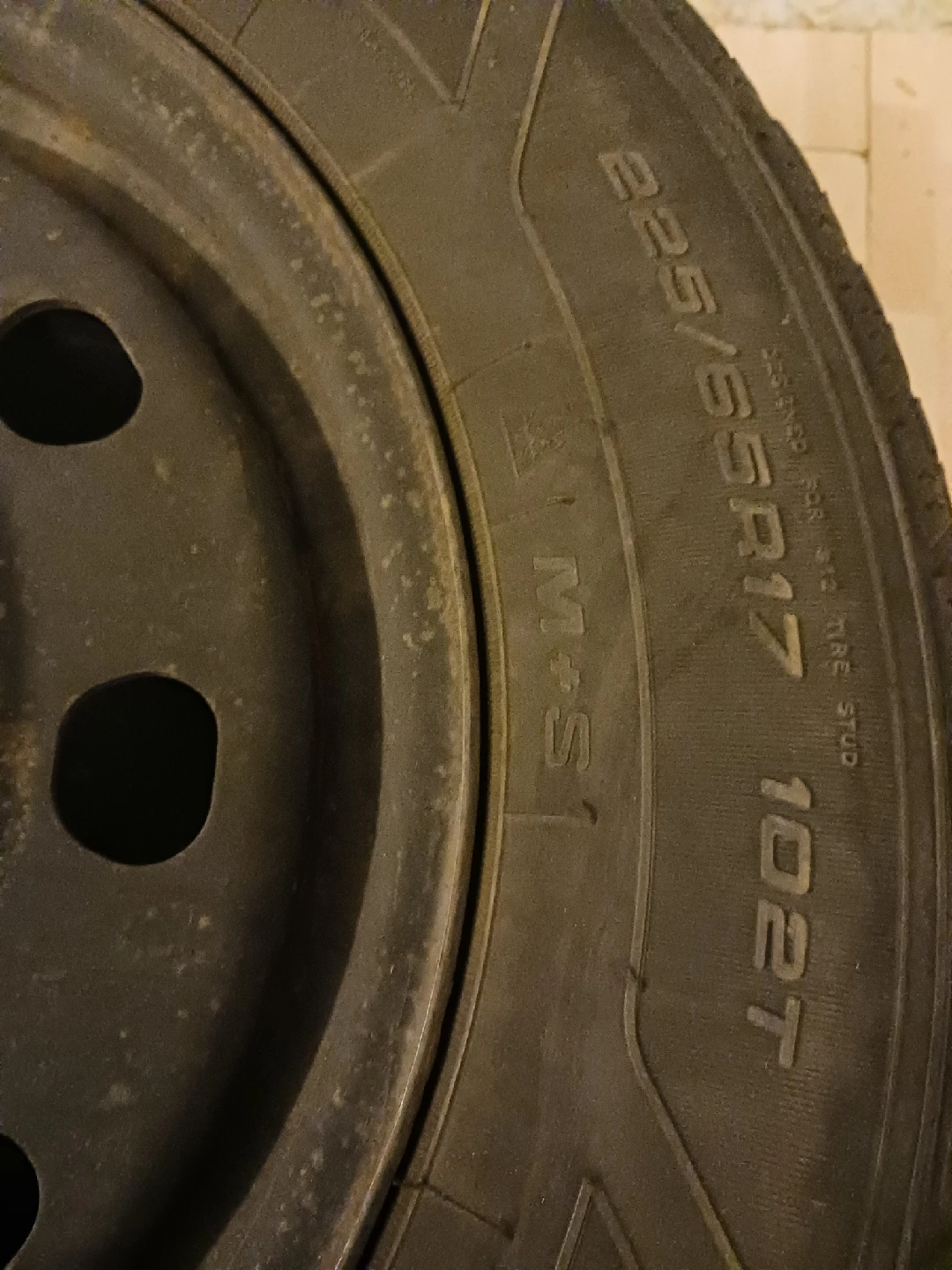 Set of 4 Used Tires 225/65R17 with rims - photo 4
