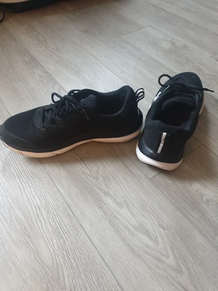 Under Armour Charged RUV HEAL Sneakers image indicator(3)