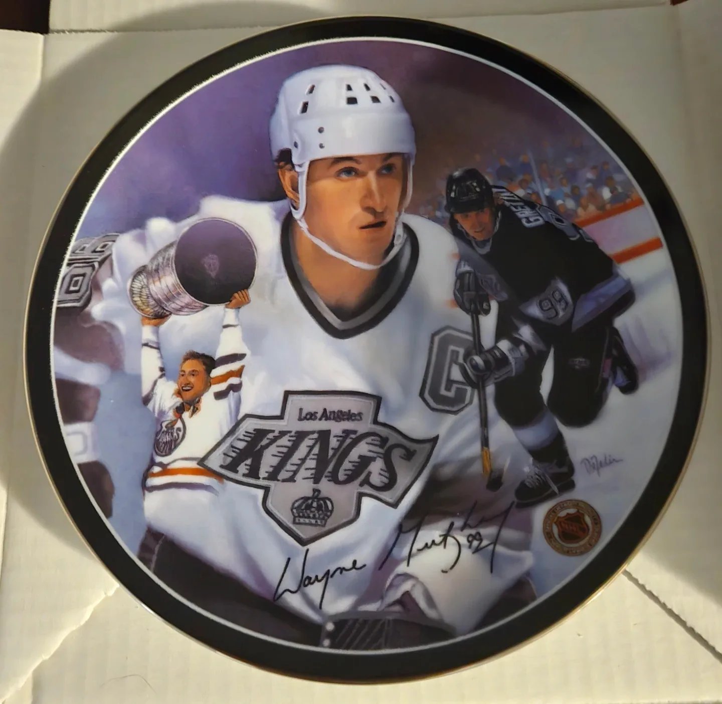 Wayne Gretzky Limited Edition Plate image indicator(5)