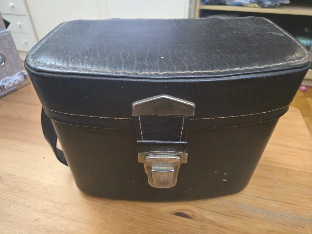 Vintage camera case image indicator(4)